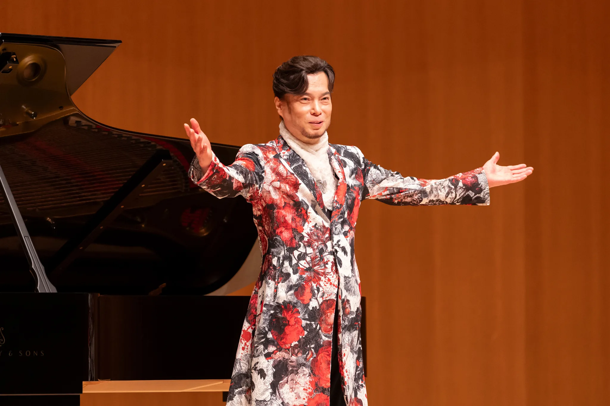 デビュー40周年を迎えた錦織健がリサイタルを開催した